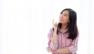 潜在意識の間違った使い方を改善している女性