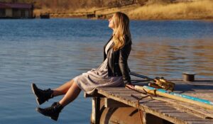 自分とゆっくり向き合っている女性