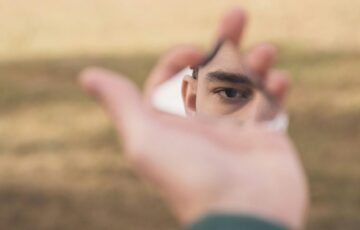 本来の自分を取り戻そうとしている男性