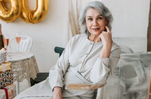 ５０歳を過ぎてこれからの生き方を考えている女性