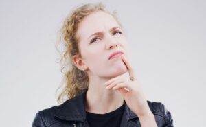 願望実現の流れが止まってしまって悩む女性