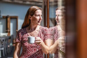 心のブレーキが外れ自然と行動できそうになっている女性